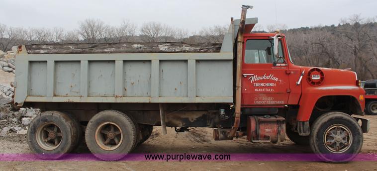 image for item I2443 1979 Ford 8000 dump truck
