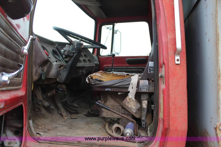 image for item I2443 1979 Ford 8000 dump truck