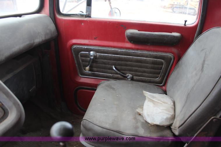 image for item I2443 1979 Ford 8000 dump truck