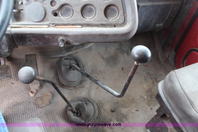 image for item I2443 1979 Ford 8000 dump truck