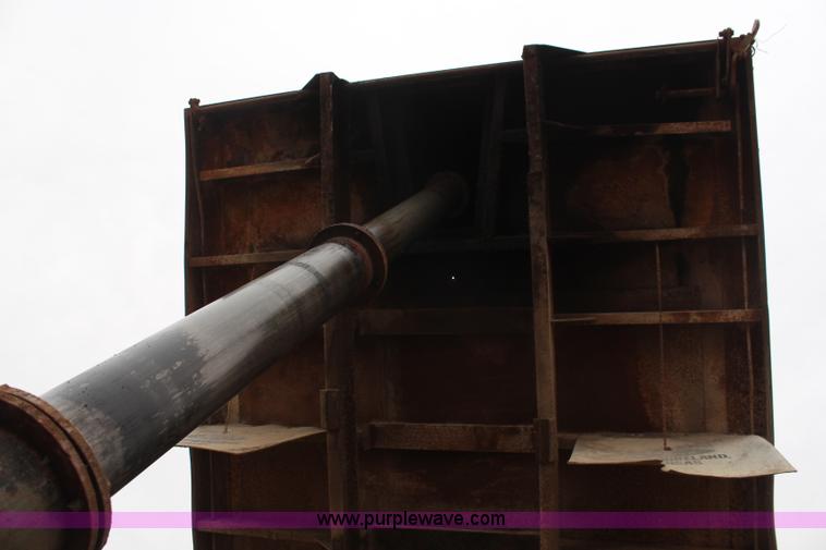 image for item I2443 1979 Ford 8000 dump truck