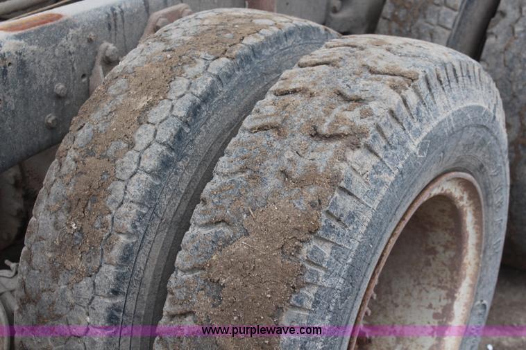 image for item I2443 1979 Ford 8000 dump truck