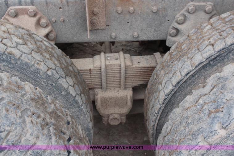 image for item I2443 1979 Ford 8000 dump truck