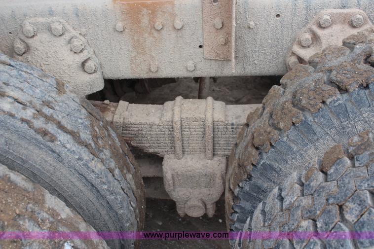 image for item I2443 1979 Ford 8000 dump truck