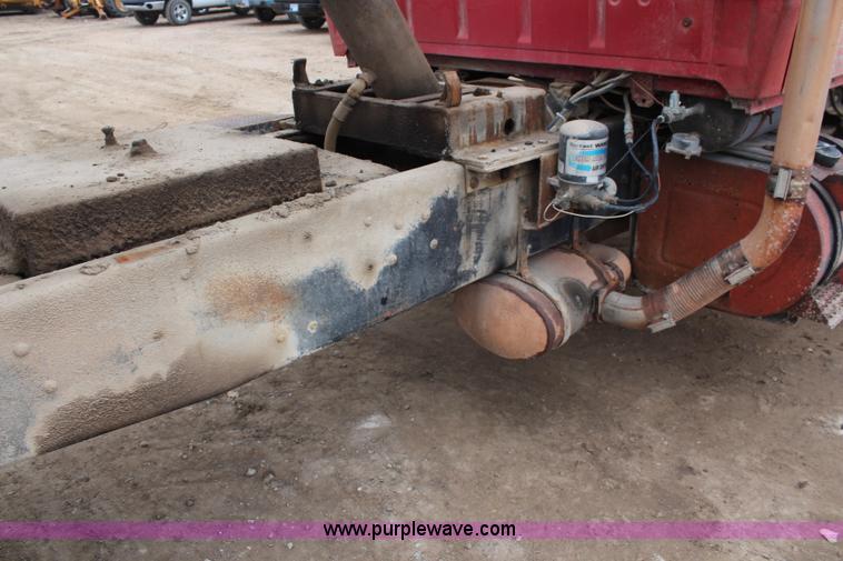 image for item I2443 1979 Ford 8000 dump truck