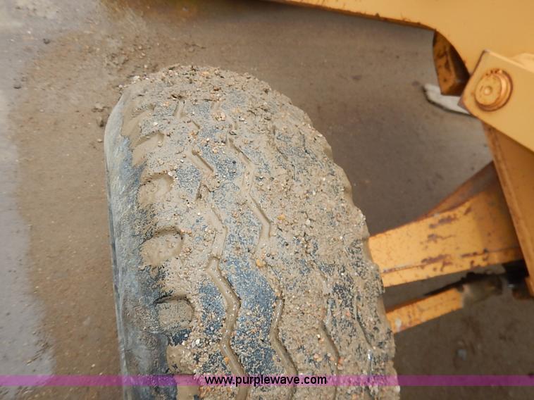 image for item I2444 1988 Case 580K backhoe