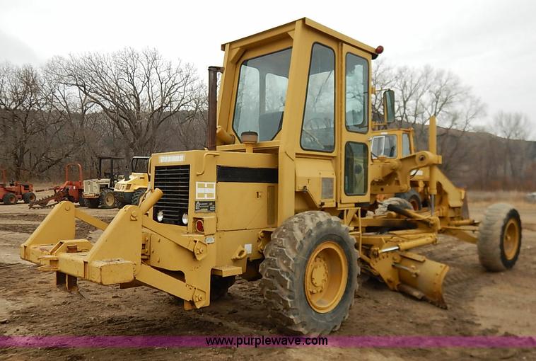 image for item I2445 Royal 80 articulated motor grader