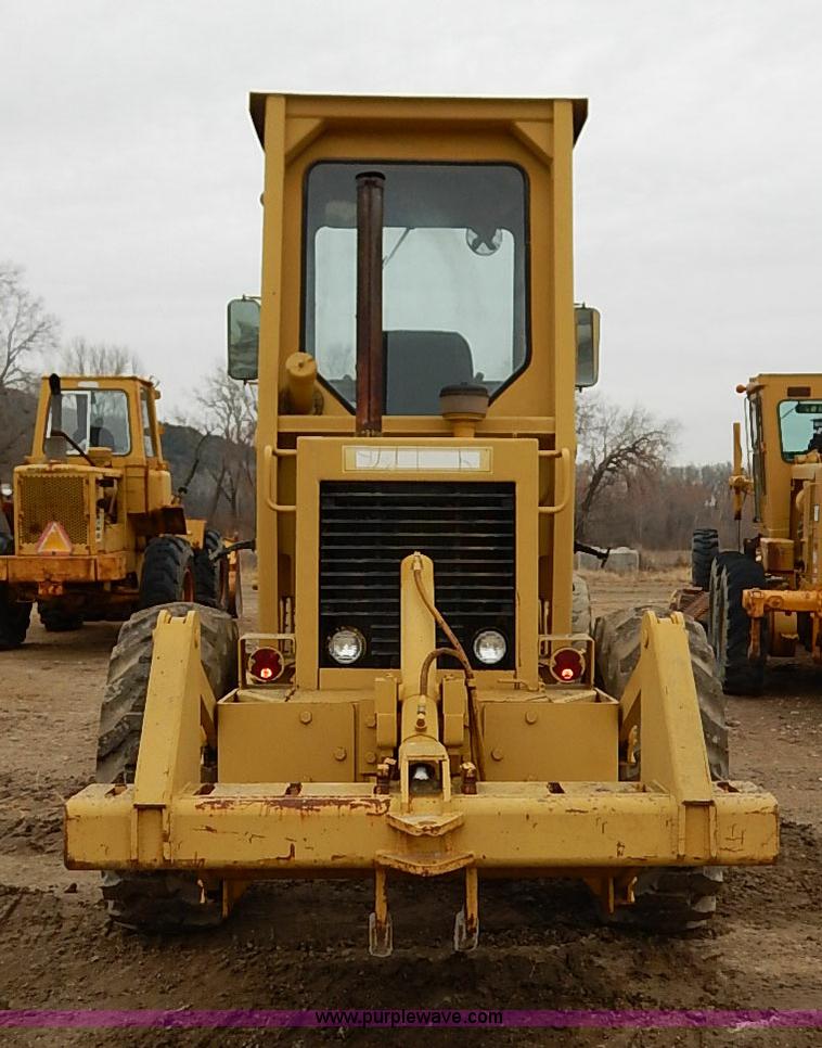 image for item I2445 Royal 80 articulated motor grader