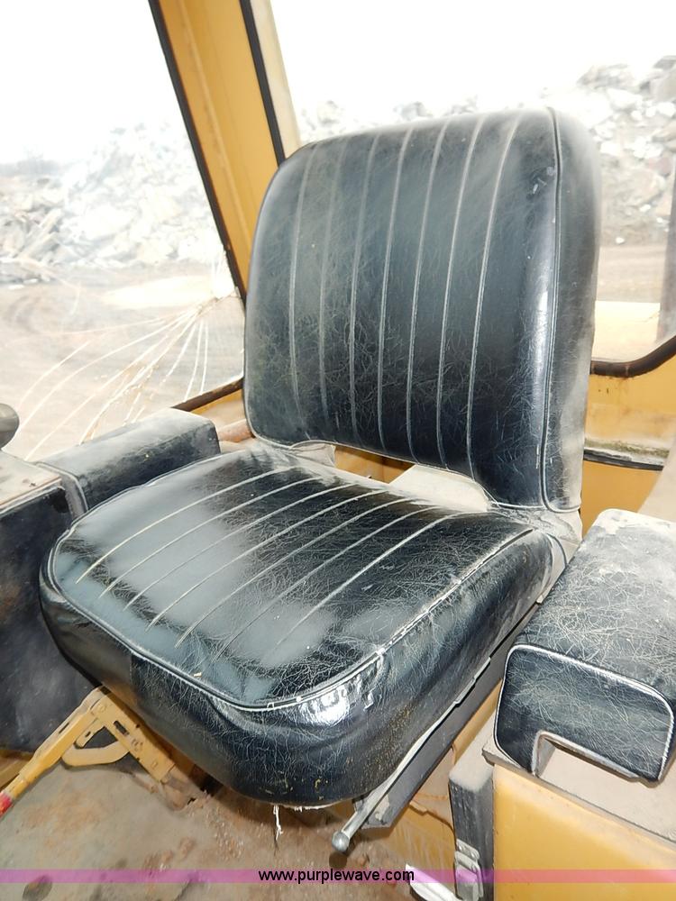 image for item I2445 Royal 80 articulated motor grader