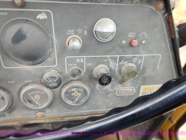 image for item I2445 Royal 80 articulated motor grader