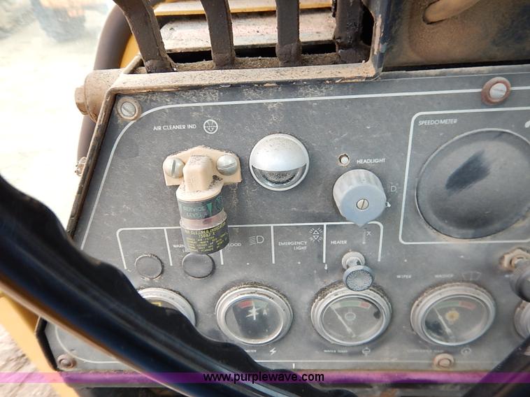 image for item I2445 Royal 80 articulated motor grader