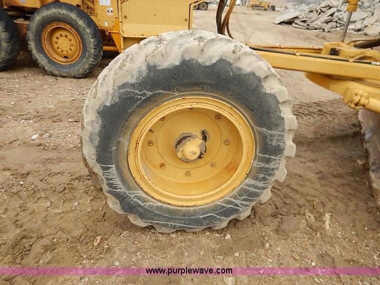 image for item I2445 Royal 80 articulated motor grader
