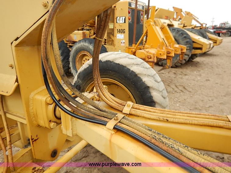 image for item I2445 Royal 80 articulated motor grader