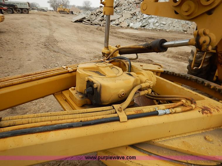 image for item I2445 Royal 80 articulated motor grader