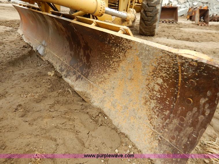 image for item I2445 Royal 80 articulated motor grader