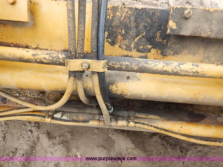 image for item I2445 Royal 80 articulated motor grader