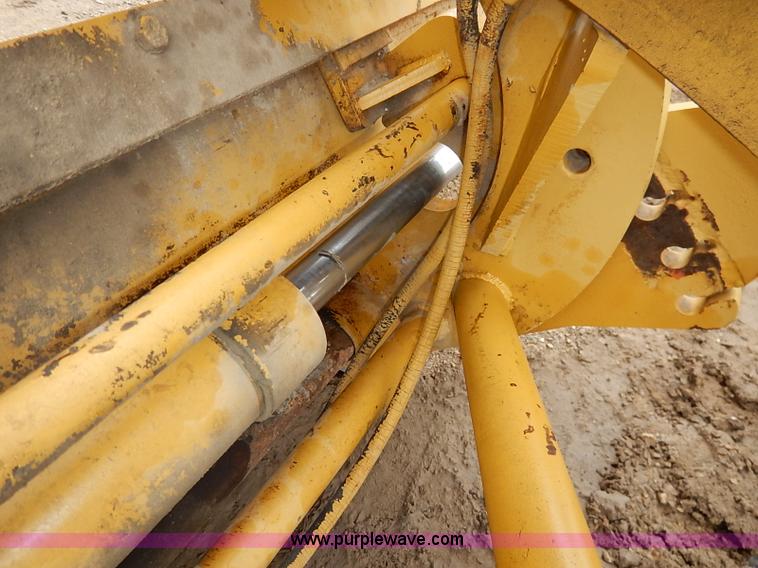 image for item I2445 Royal 80 articulated motor grader