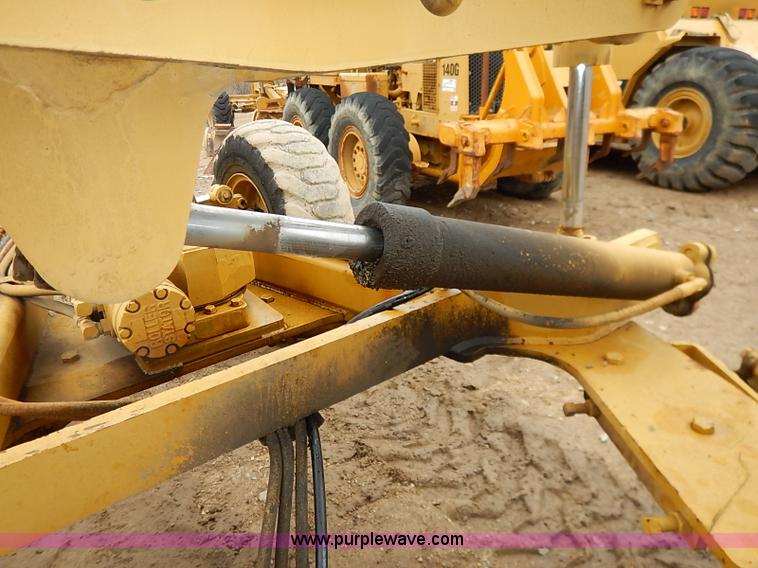 image for item I2445 Royal 80 articulated motor grader