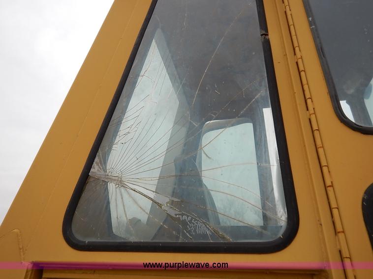 image for item I2445 Royal 80 articulated motor grader