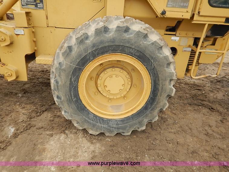 image for item I2445 Royal 80 articulated motor grader