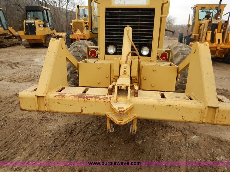 image for item I2445 Royal 80 articulated motor grader