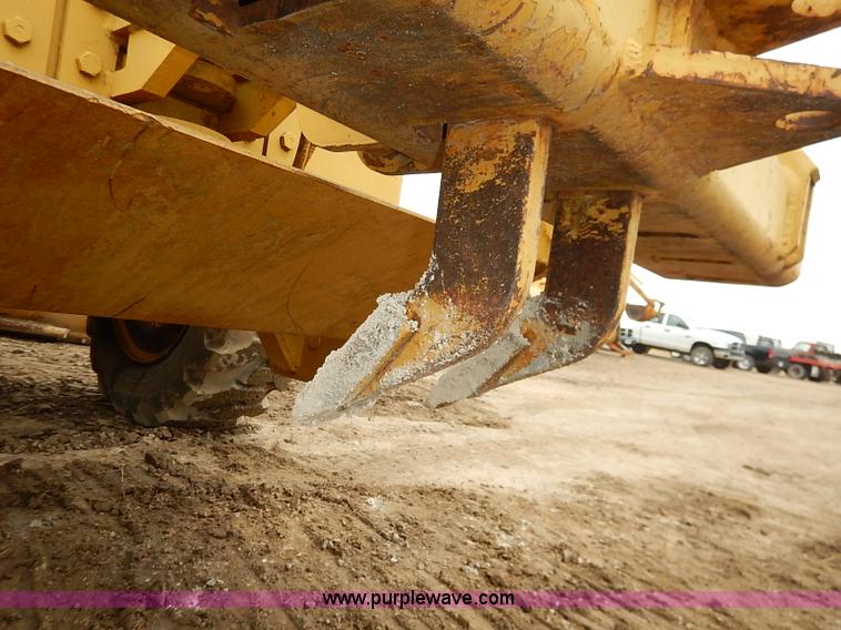 image for item I2445 Royal 80 articulated motor grader