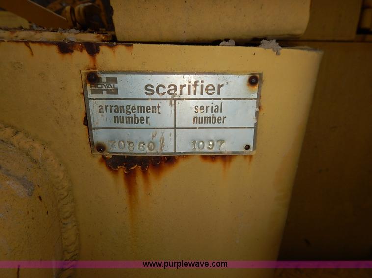 image for item I2445 Royal 80 articulated motor grader