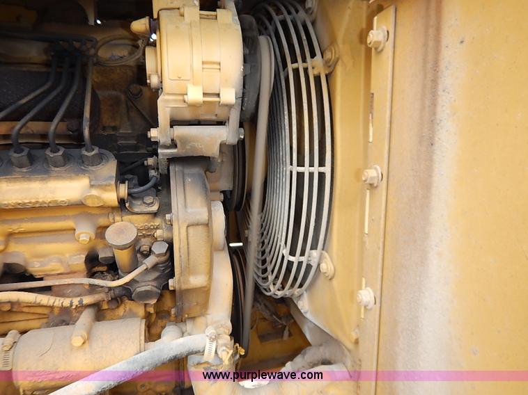 image for item I2445 Royal 80 articulated motor grader