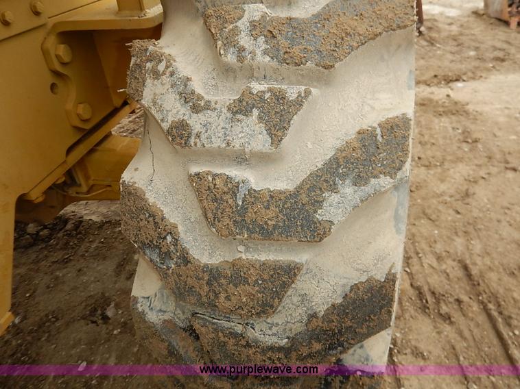 image for item I2445 Royal 80 articulated motor grader