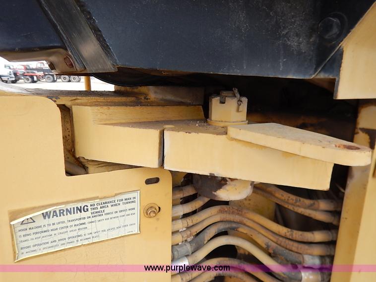 image for item I2445 Royal 80 articulated motor grader