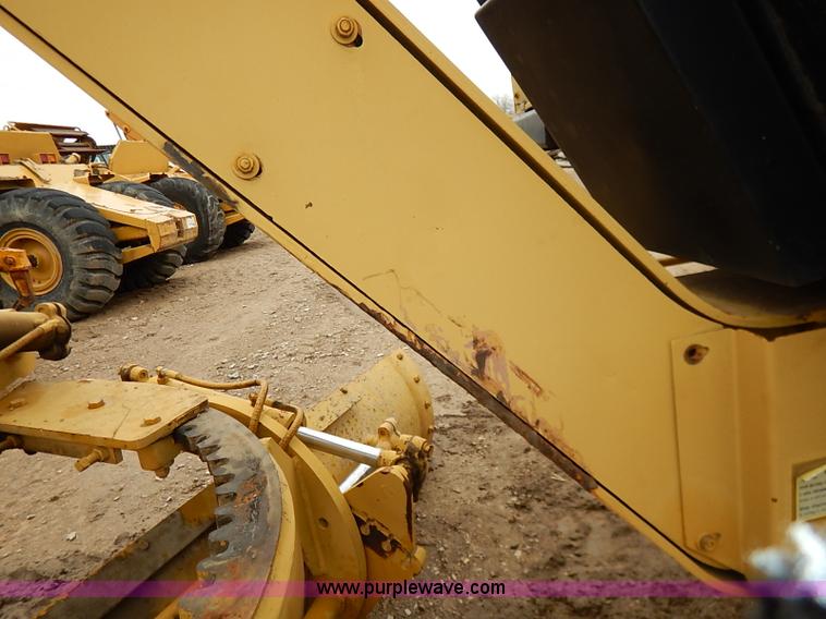 image for item I2445 Royal 80 articulated motor grader