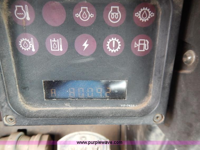 image for item I2446 1998 Caterpillar 953C track loader