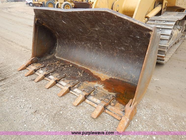 image for item I2446 1998 Caterpillar 953C track loader