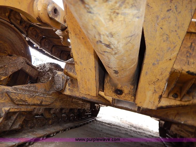 image for item I2446 1998 Caterpillar 953C track loader
