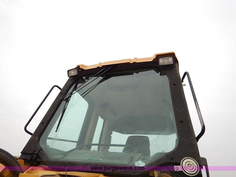image for item I2446 1998 Caterpillar 953C track loader
