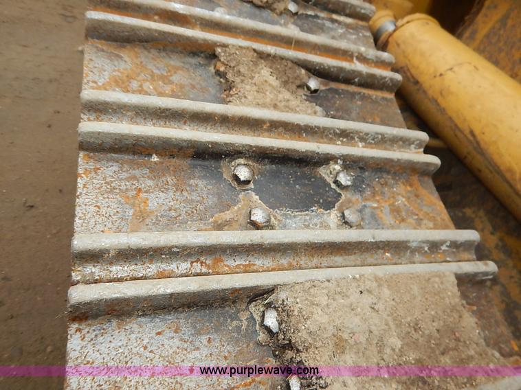 image for item I2446 1998 Caterpillar 953C track loader