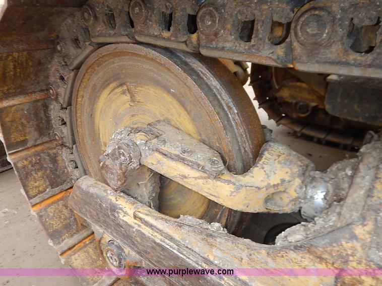 image for item I2446 1998 Caterpillar 953C track loader