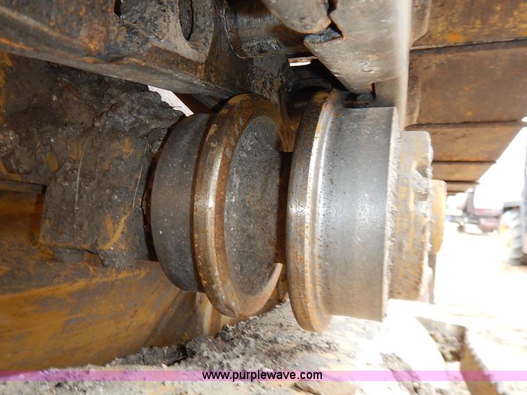 image for item I2446 1998 Caterpillar 953C track loader