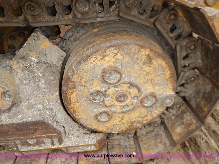 image for item I2446 1998 Caterpillar 953C track loader