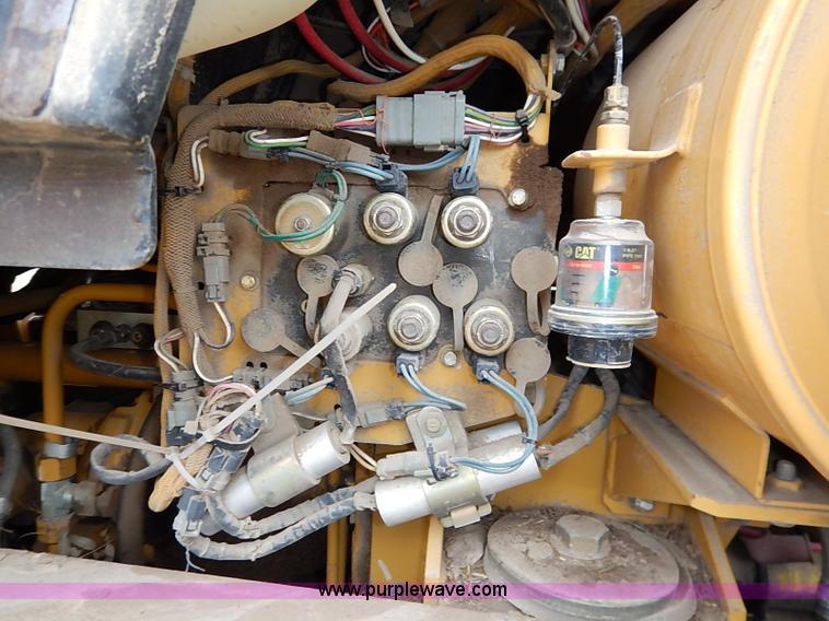 image for item I2446 1998 Caterpillar 953C track loader