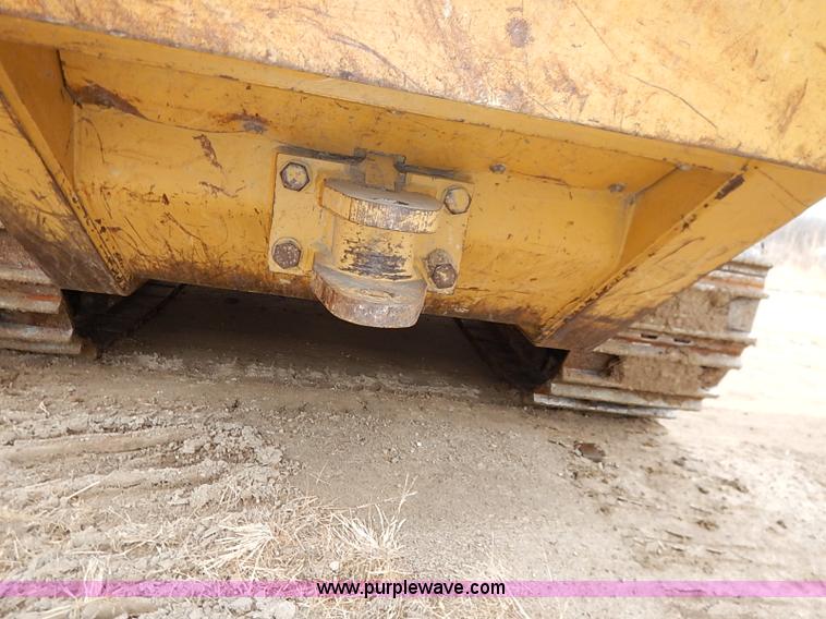 image for item I2446 1998 Caterpillar 953C track loader