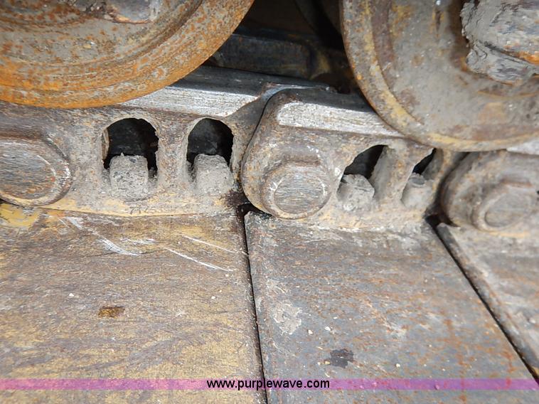 image for item I2446 1998 Caterpillar 953C track loader