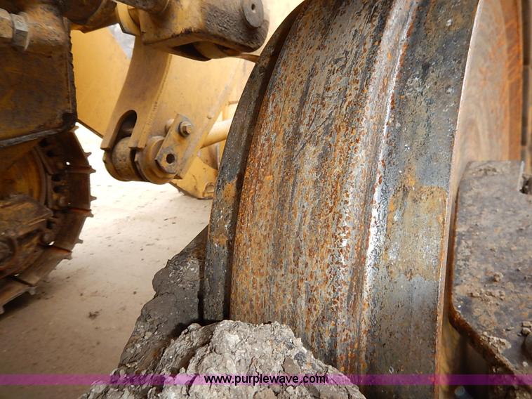 image for item I2446 1998 Caterpillar 953C track loader