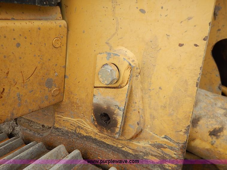image for item I2446 1998 Caterpillar 953C track loader