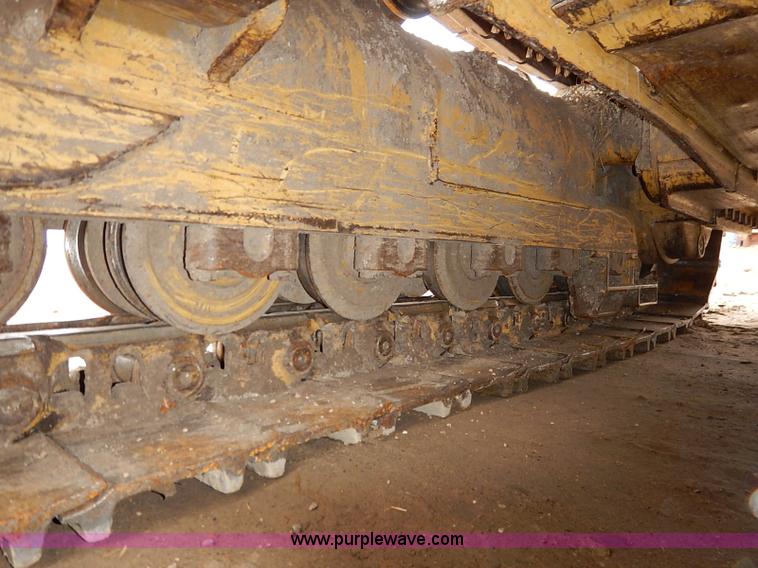 image for item I2446 1998 Caterpillar 953C track loader