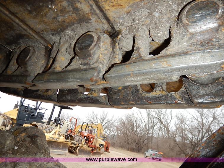 image for item I2446 1998 Caterpillar 953C track loader