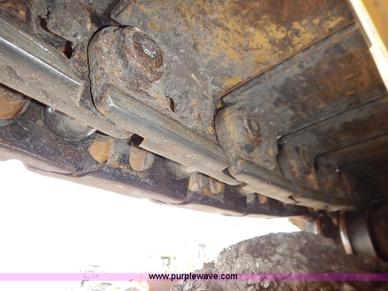 image for item I2446 1998 Caterpillar 953C track loader