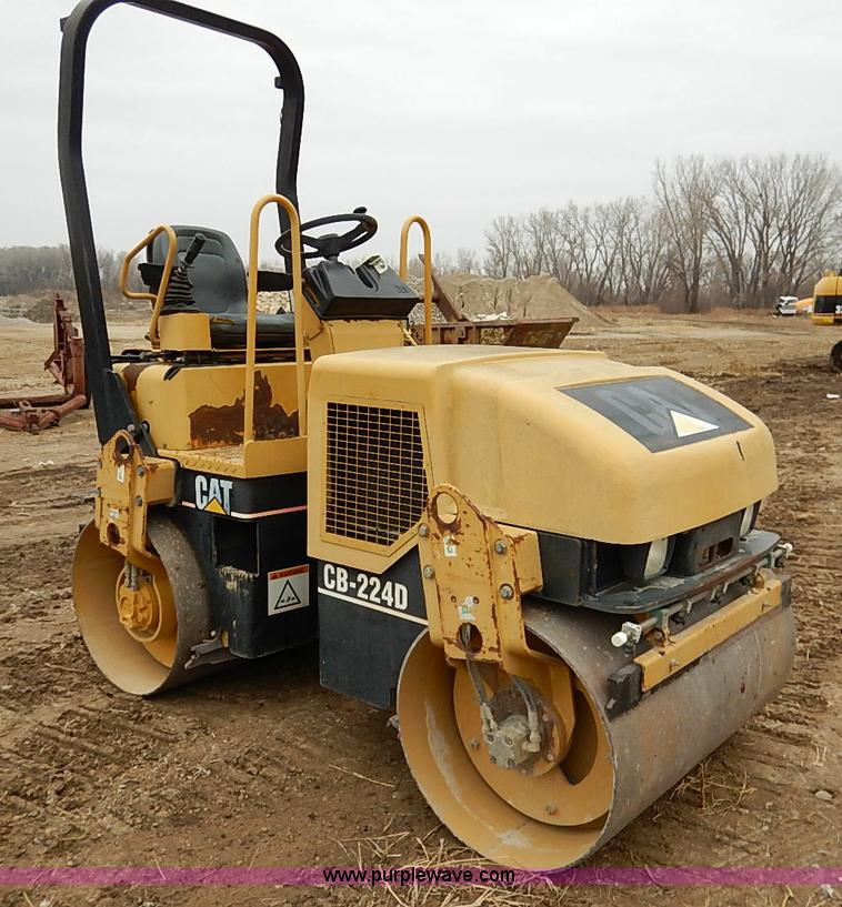 image for item I2447 2000 Caterpillar CB-224D smooth drum roller