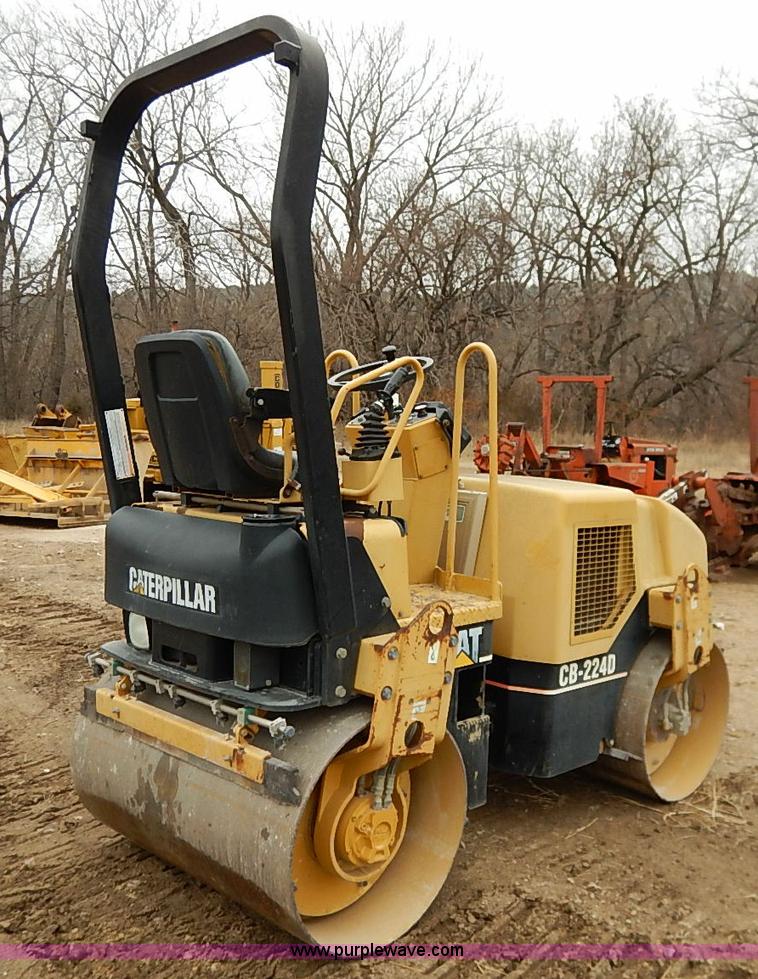 image for item I2447 2000 Caterpillar CB-224D smooth drum roller