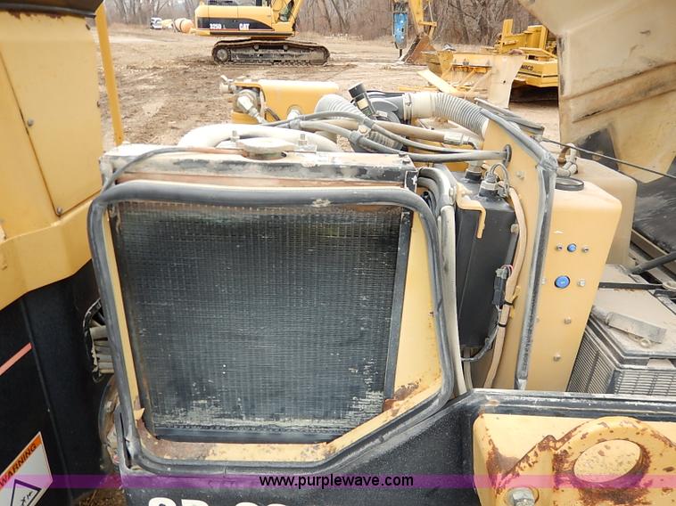 image for item I2447 2000 Caterpillar CB-224D smooth drum roller